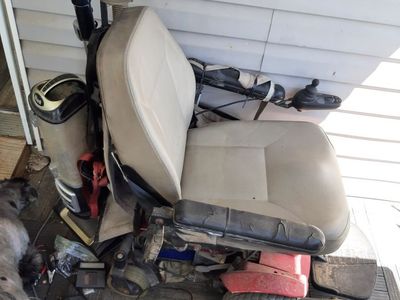 jazzy powerchair for parts or repair newer batteries