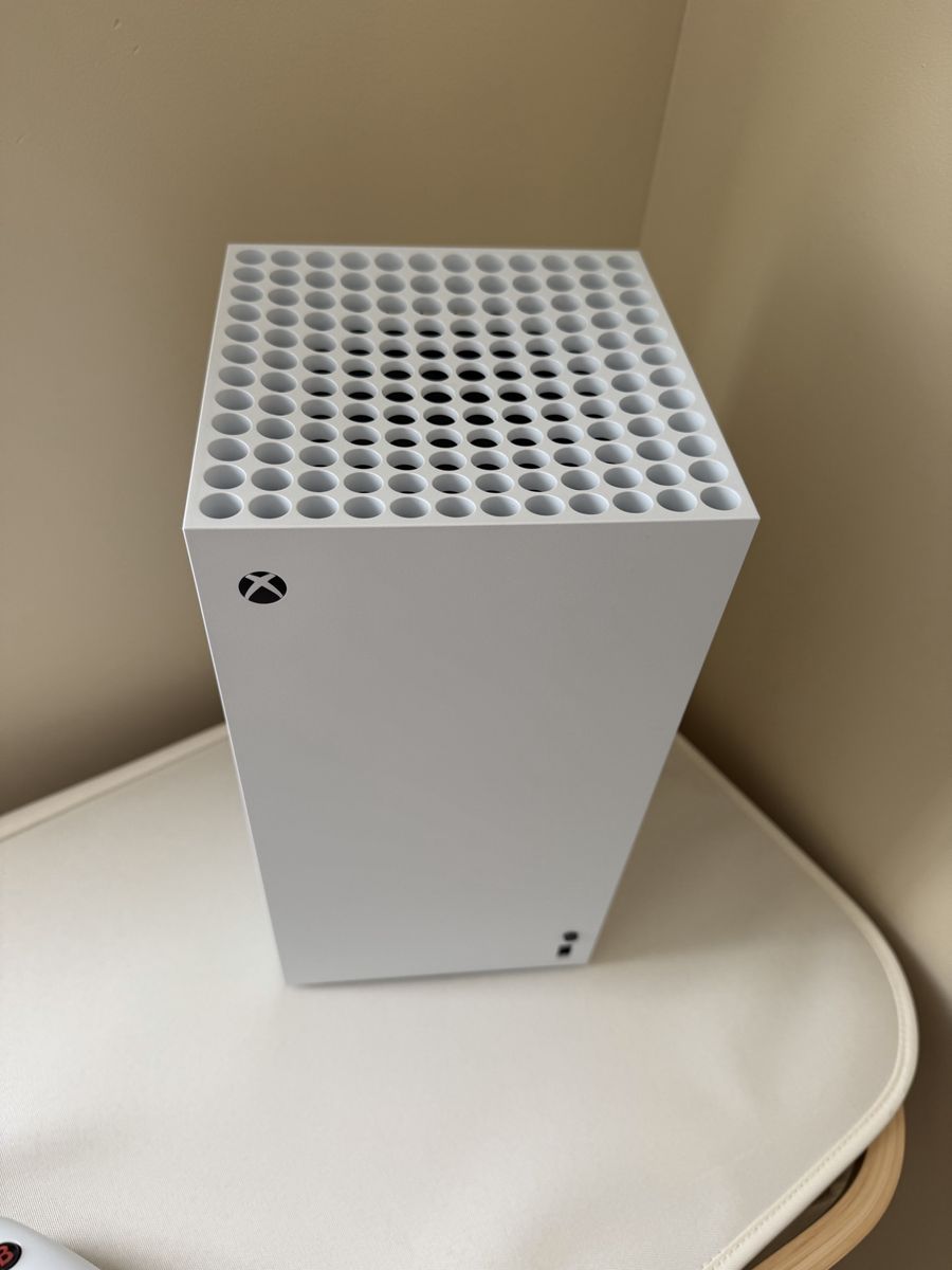 Main image 3