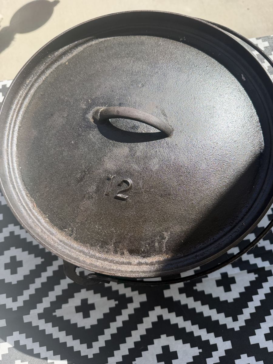 Lodge 12" Camp Dutch Oven 6 Qt Shallow