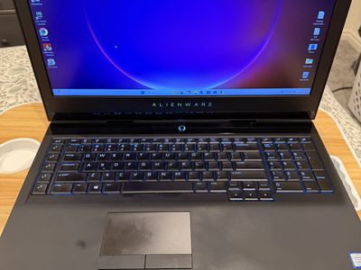 Alienware 17 R5 Gaming Laptop