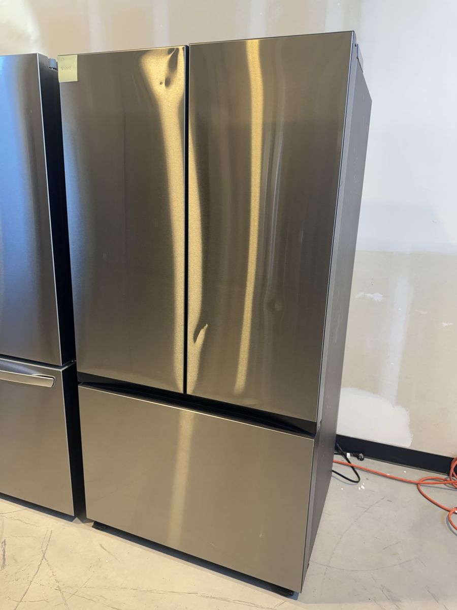 Scratch n dent Samsung Bespoke 3door refrigerator