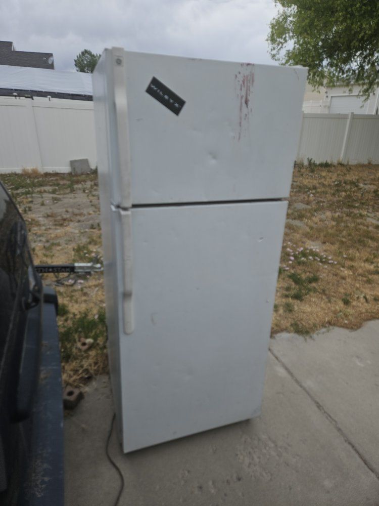 White Top Freezer Refrigerator - Used Appliance