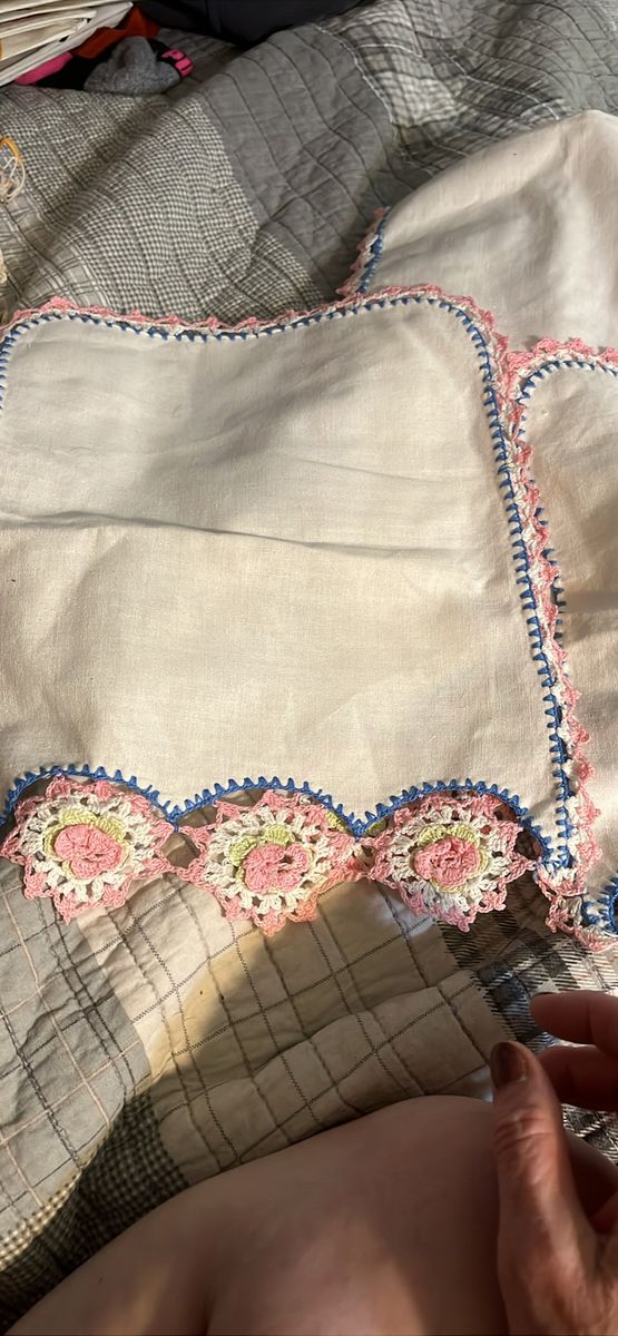 Vintage Crocheted Table Runner And Two Napkins