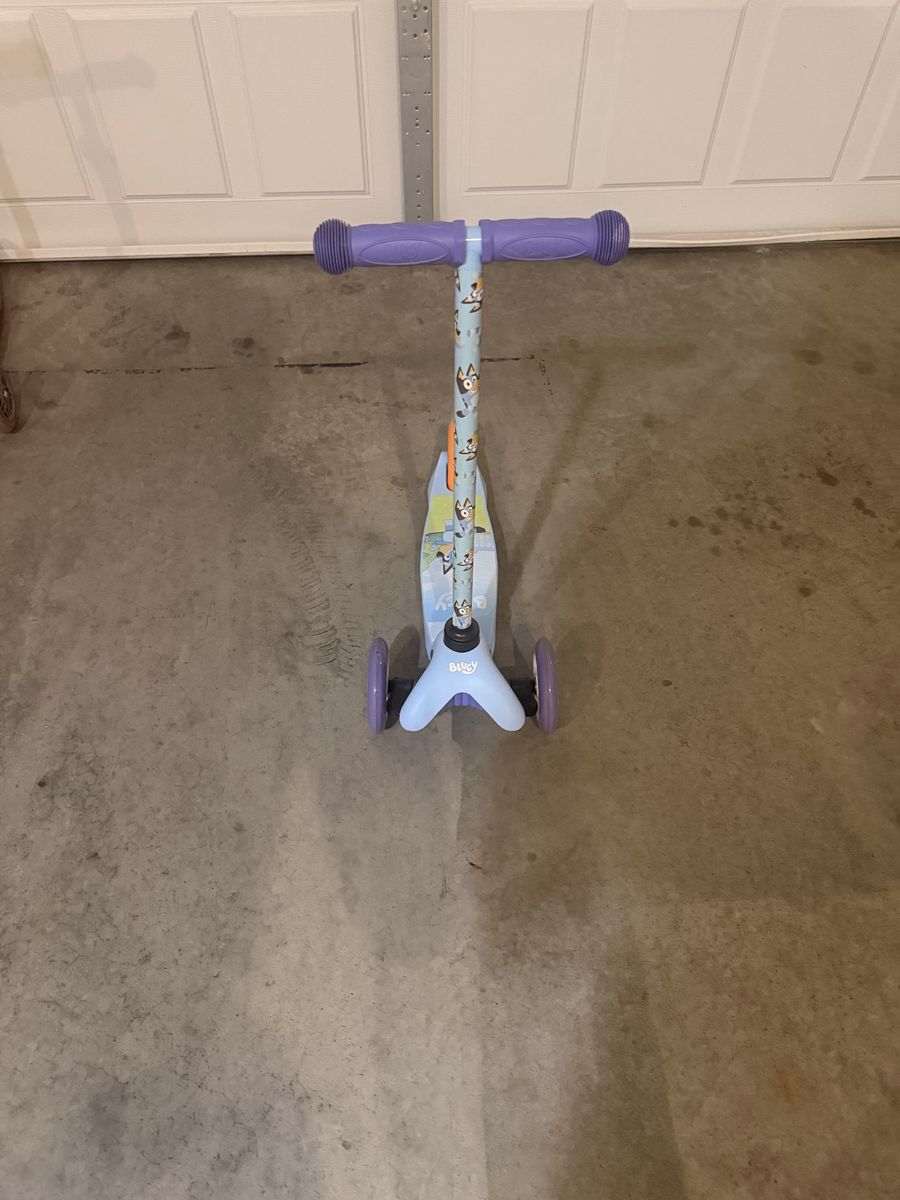 Bluey Kids 3-Wheel Scooter — $25