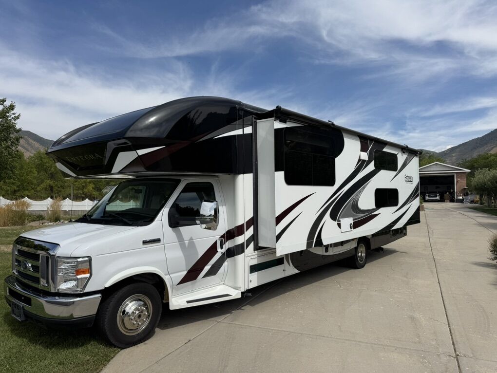 2020 Ford E-450 Entegra Esteem by Jayco 31F