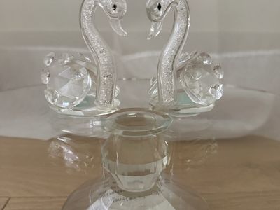 Crystal swan figurines serving stand