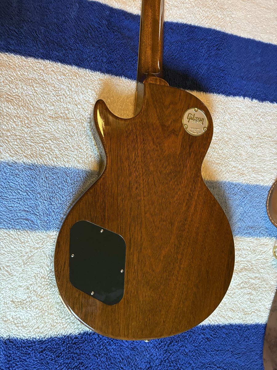 Main image 9
