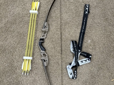Hoyt Satori 17 Riser w/ Limbs, String, Arrows Etc
