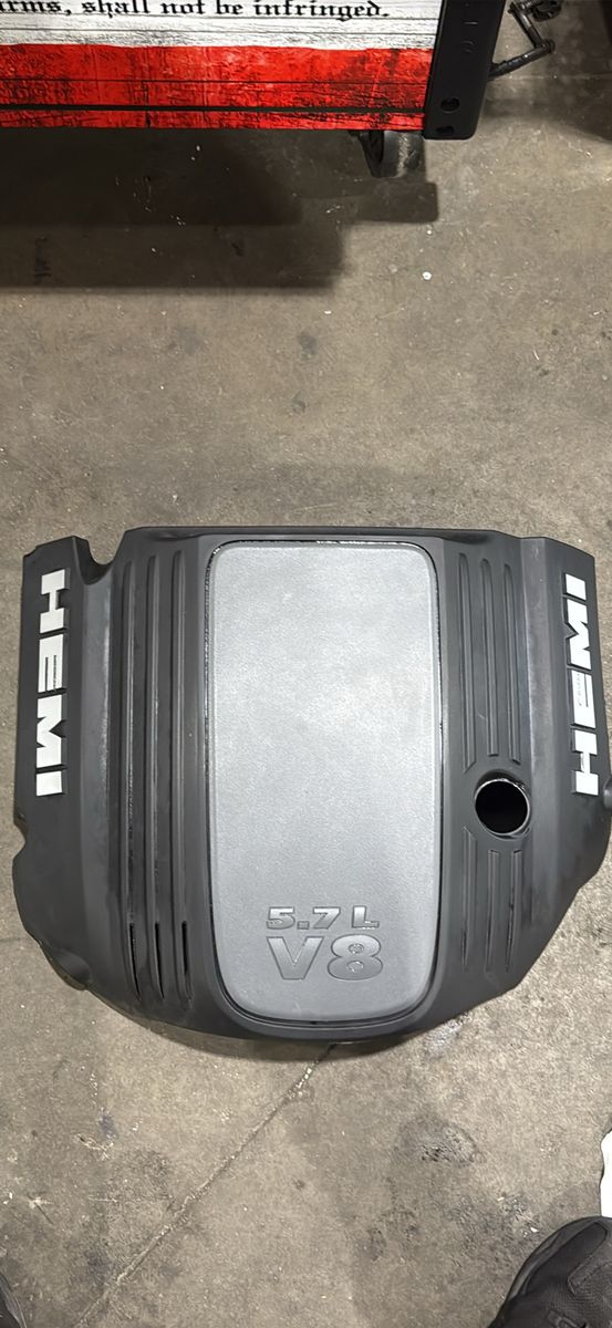5.7 Liter Hemi engine cover