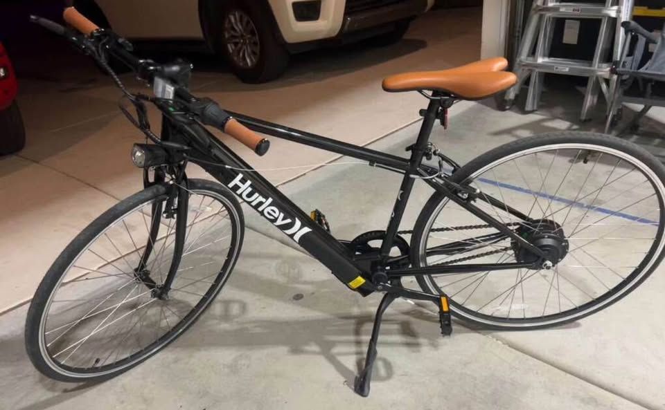 Hurley Carve 15.5 EBike (HE-01-BK-15)