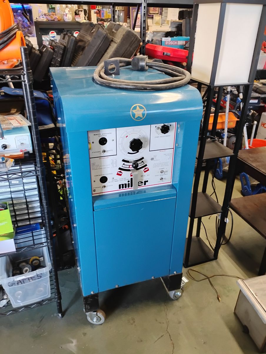 Miller Model 330A/BP AC/DC Gas Tungsten Arc Welder