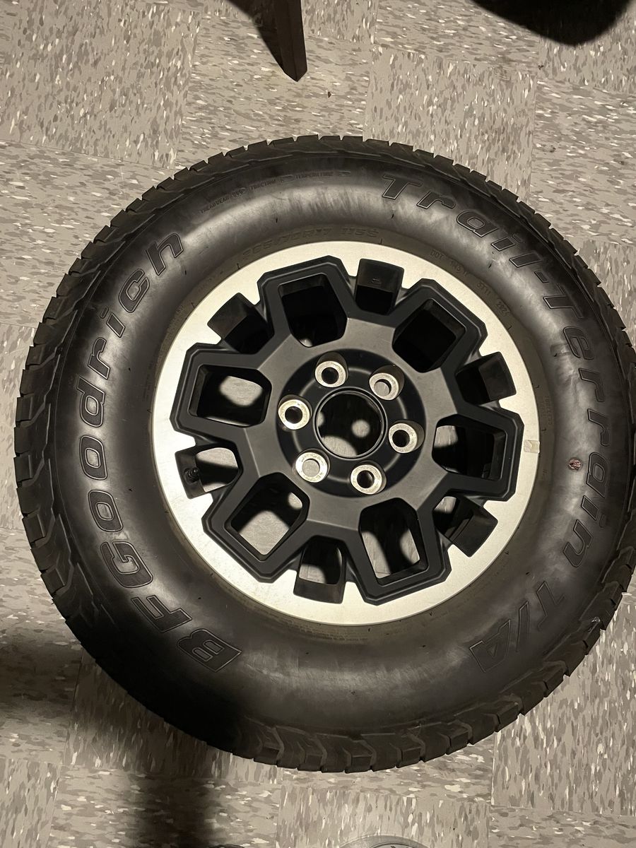 Toyota Tacoma FourRunner full size spare. $180