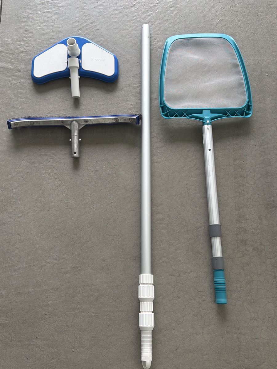 Intex Pool Maintenance Kit: Skimmer Net, Vacuum Head, Brush Head, Telescoping Pole