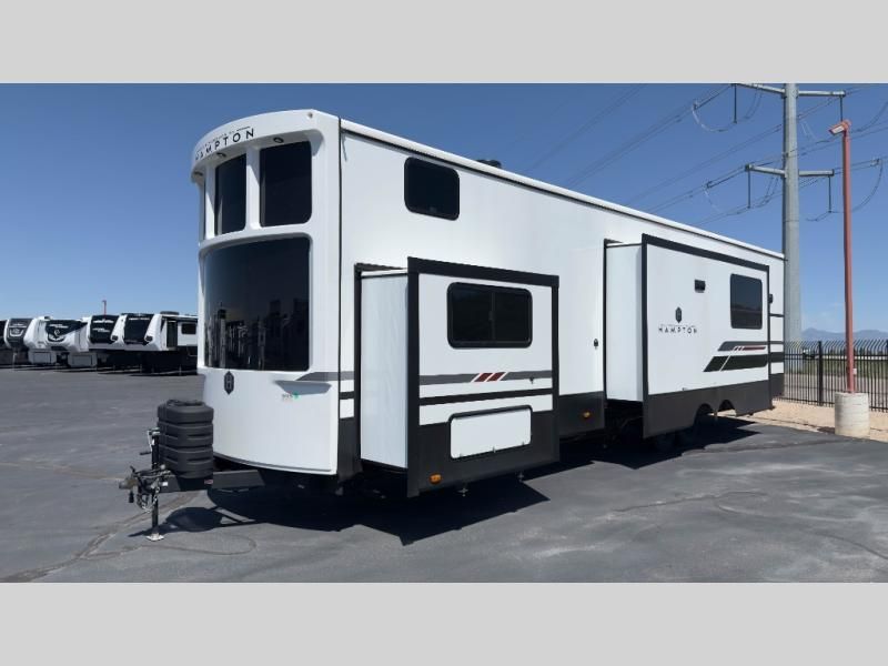 New 2026 CrossRoads RV Hampton 410PVL
