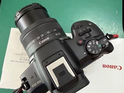 Canon r8 ,, kit 24-50mm like new