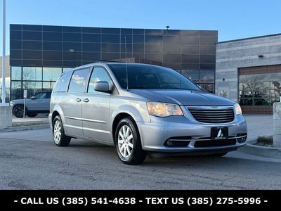 2014 CHRYSLER TOWN AND COUNTRY Touring