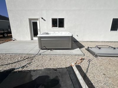 Expert Hot Tub Moving & swim spa /Relocation & disposal– Available 7 Days a Week