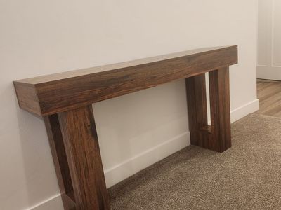 Accent/Entry Table