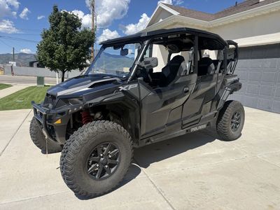 Polaris General XP 4-Seater UTV Side-by-Side in Black