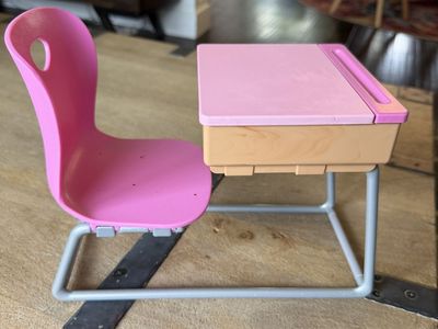 OG (Target) school desk set for dolls