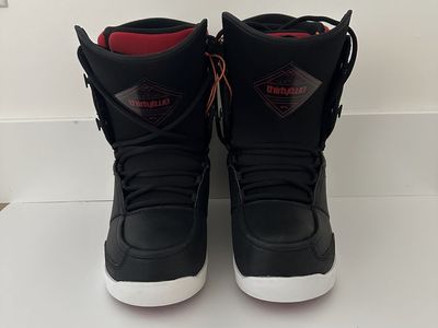 Thirty-two Snowboard boots 10