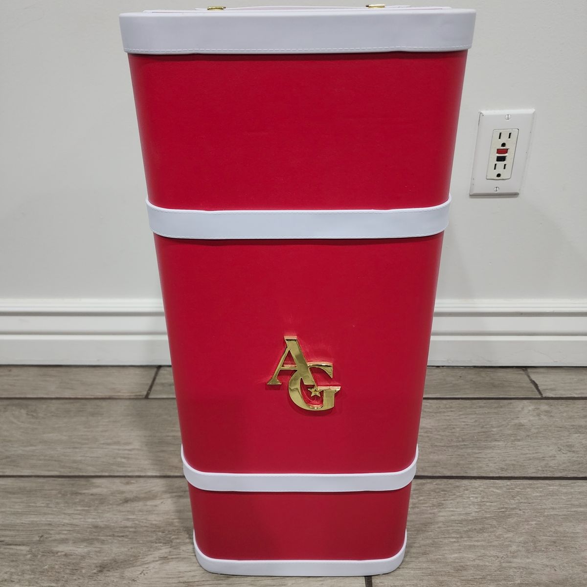 NEW AMERICAN GIRL DOLL TRUNK STORAGE CASE FOR ALL OF YOUR CLOTHING & ACCESSORIES NICE QUALITY! 