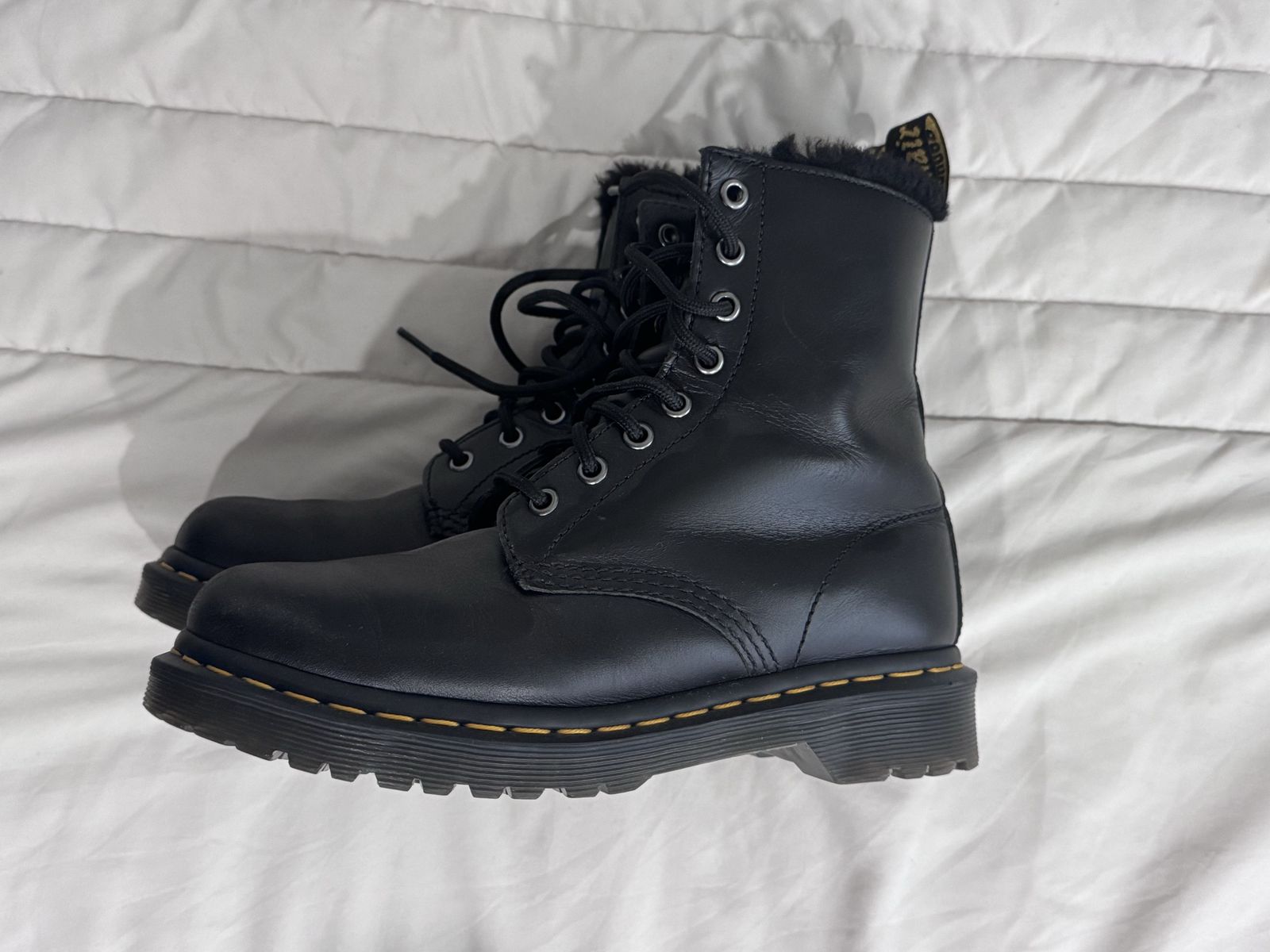 Dr. Martens Leonore Black Leather Faux Fur Lined Boots Women's Size US 7 Warm Winter