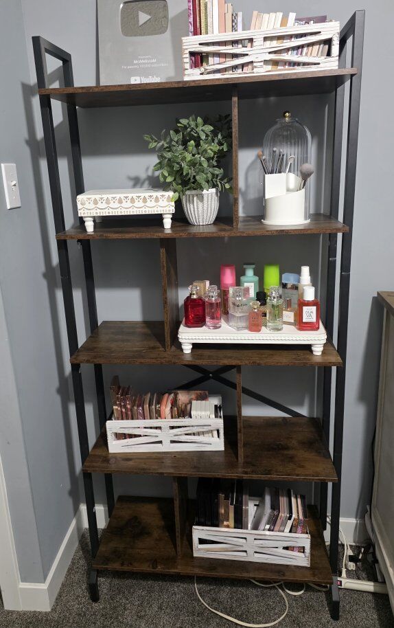 Decorative Black & Wood Organization Shelf Moving