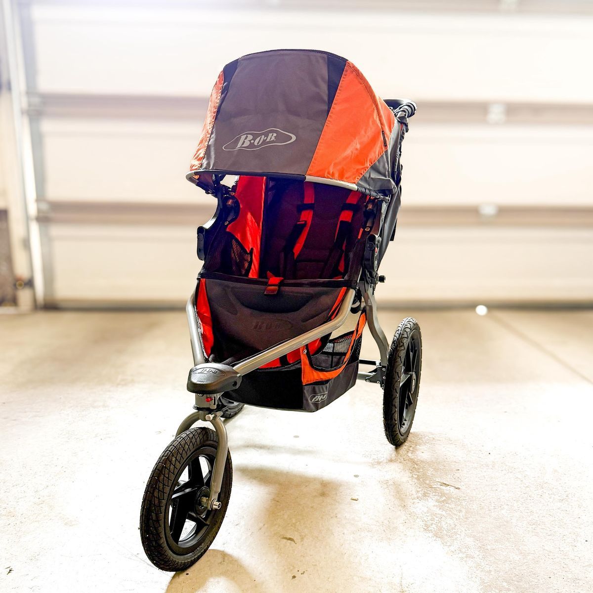 CLEAN Bob Revolution Flex Jogging Stroller With Extra Accessories