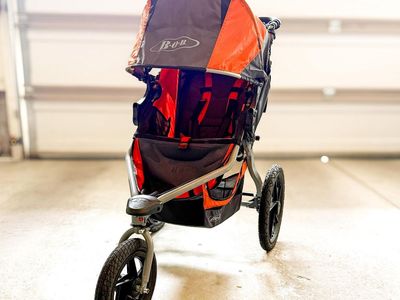 CLEAN Bob Revolution Flex Jogging Stroller With Extra Accessories