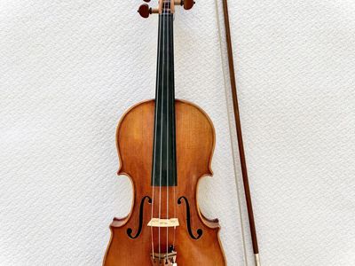 Full Size High School-Level/Suzuki Book 5+ Violin with bow and case
