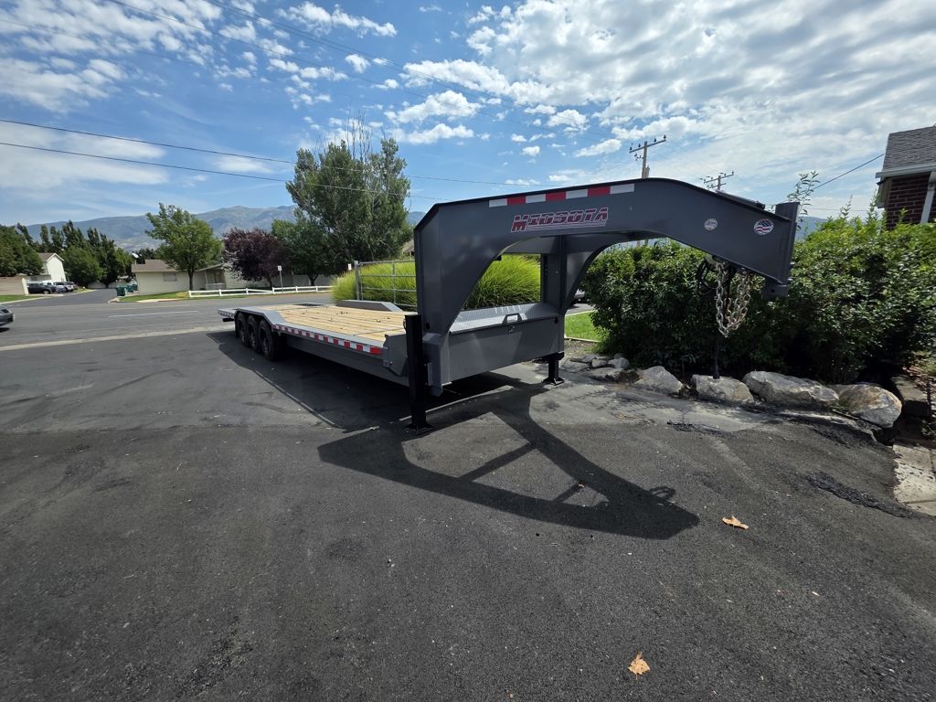 2026 Midsota 8.5X28 (21+7) Gooseneck 24K Triple Axle Hydraulic Tail Equipment Trailer