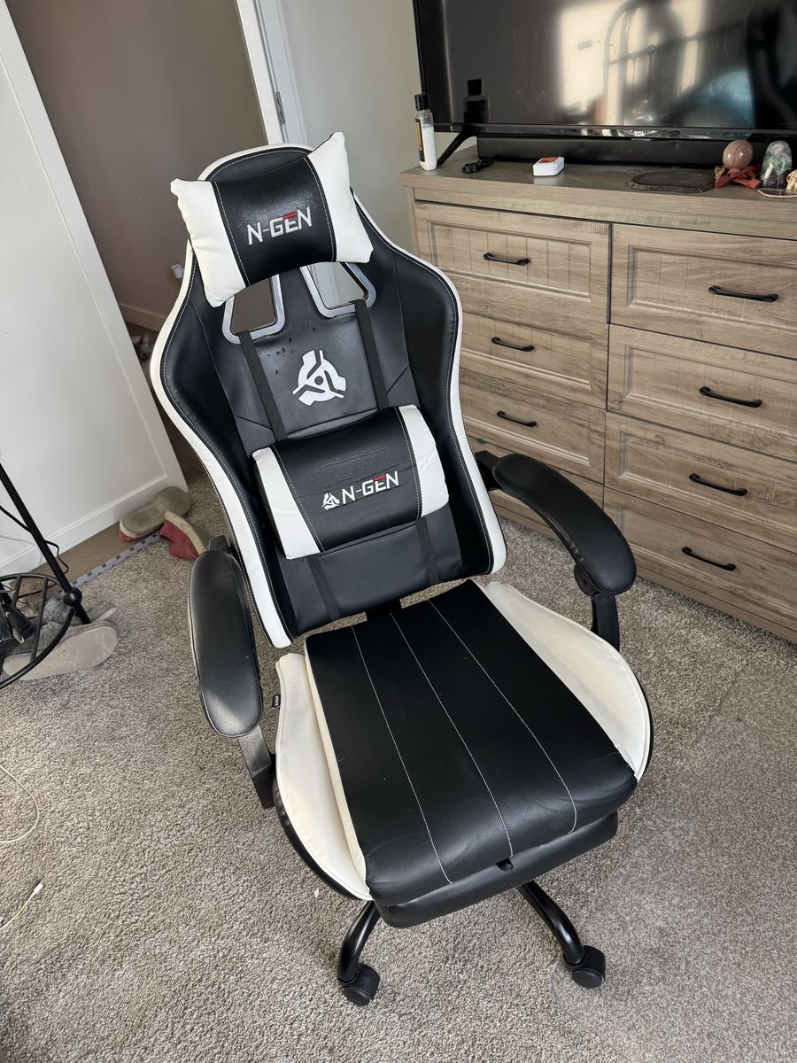 Ngen Gaming Chair