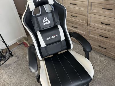 Ngen Gaming Chair