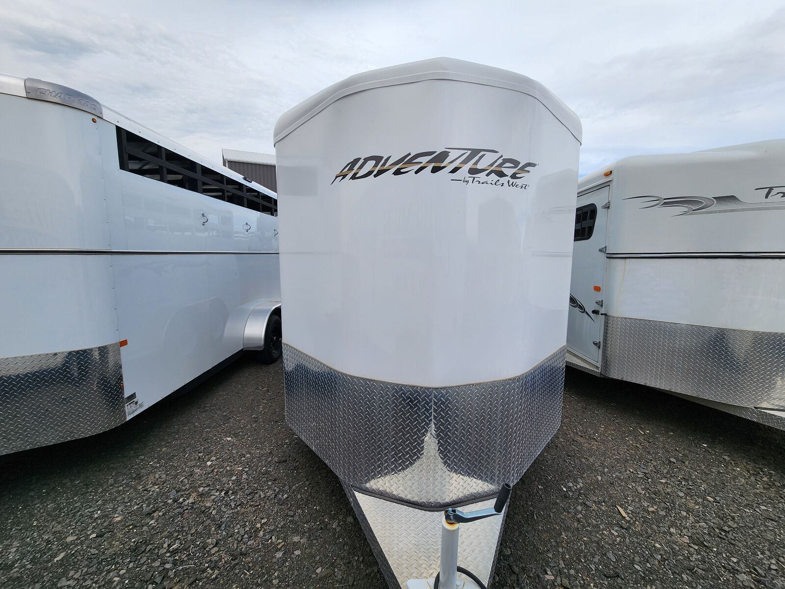 2023 Trails West 3H Adventure II-Highside