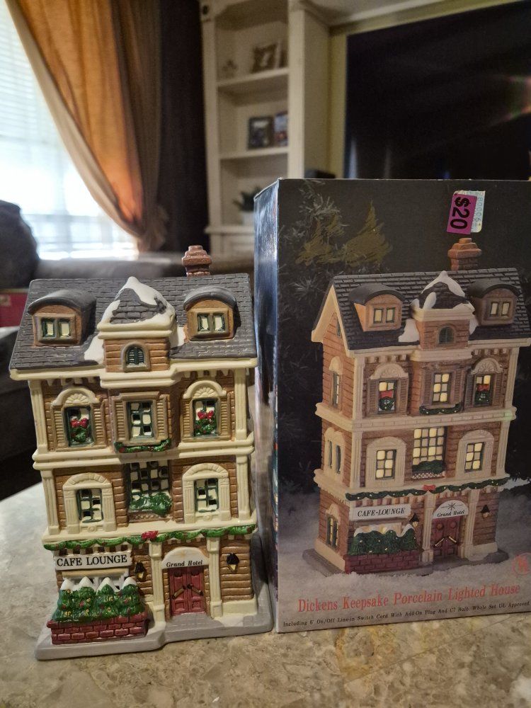 Dickens Collectibles Grand Hotel Cafe Lounge Porcelain Lighted Christmas House