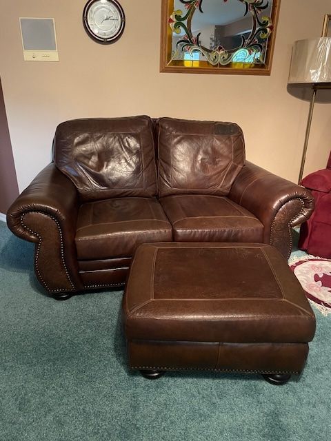 Beautiful full leather loveseat w/ottoman