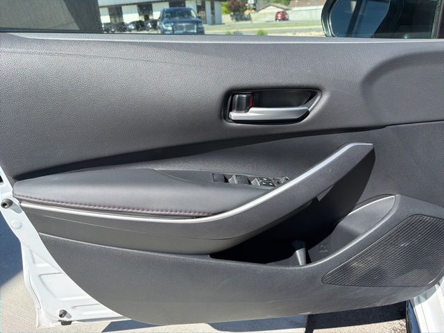 Main image 19