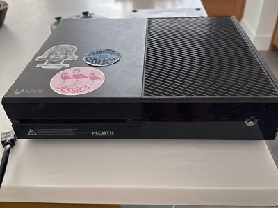 Microsoft Xbox One Console 1540 (Original) with Controller & Power Supply