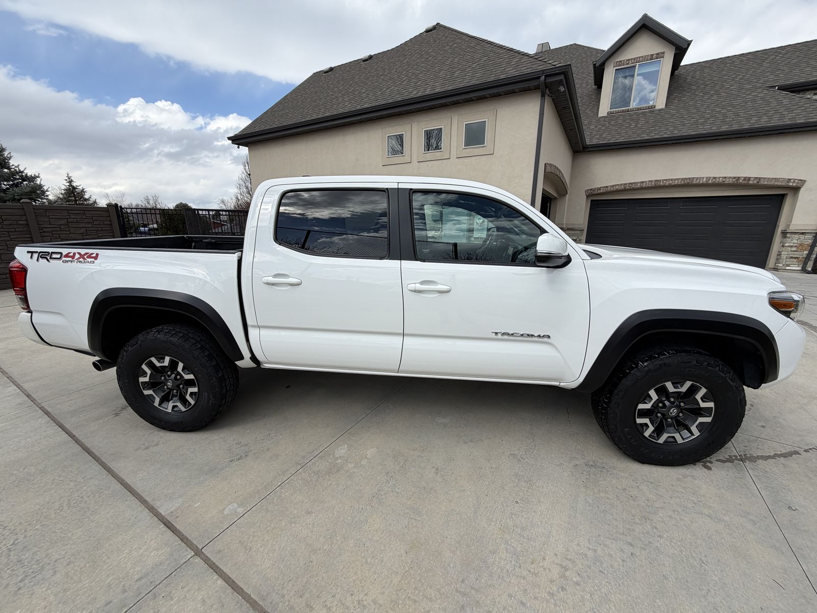 2017 TOYOTA TACOMA TRD Off-Road