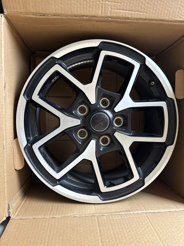 17 X 9 OEM JEEP Wrangler Wheel Set Of 5