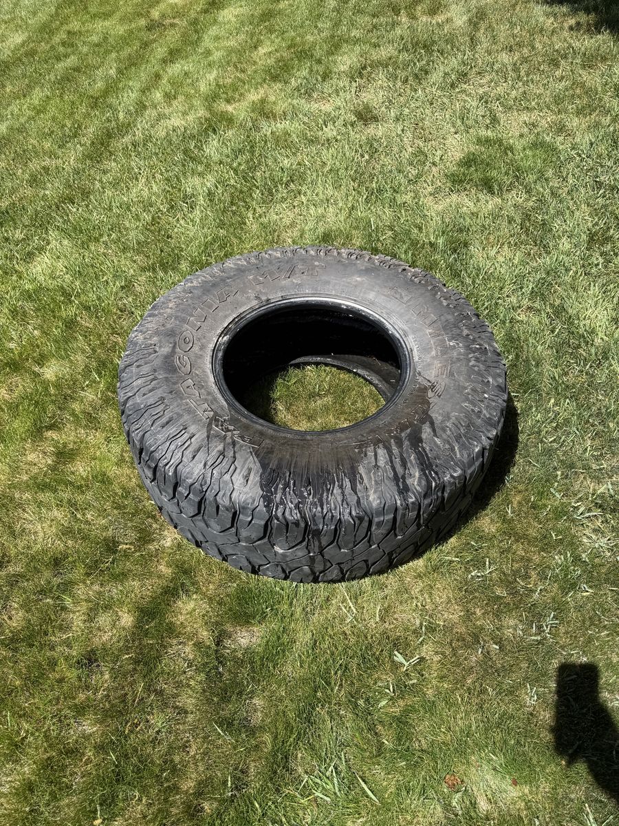 38” 13.50 R17  (4)Patagonia Milestar