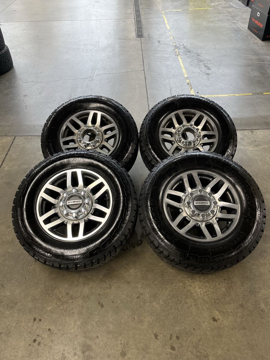 LIKE NEW 2021 f350 OEM 18in wheels/ 275/70/18