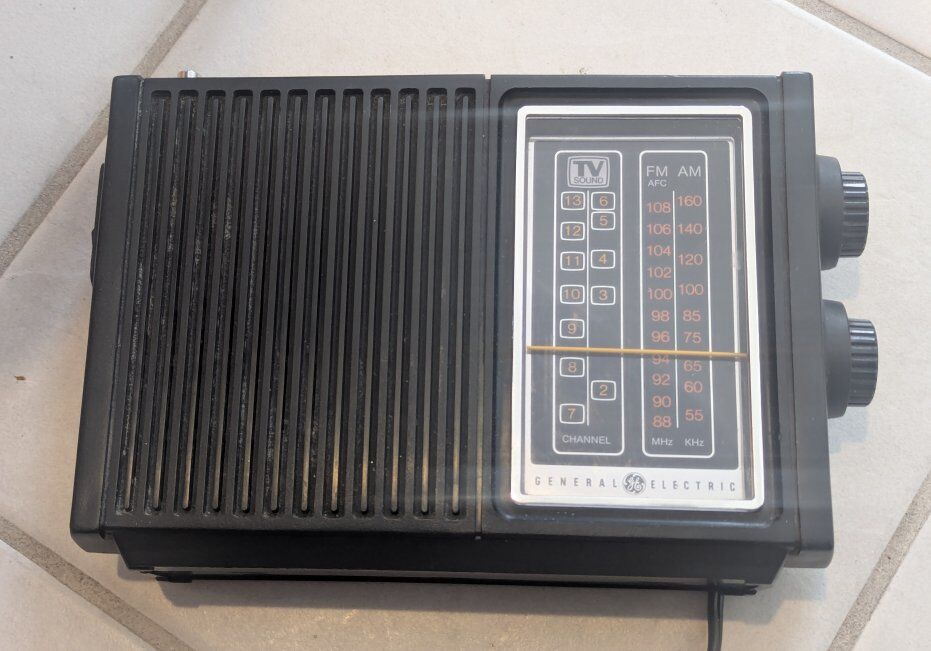GE AM/FM/TV radio