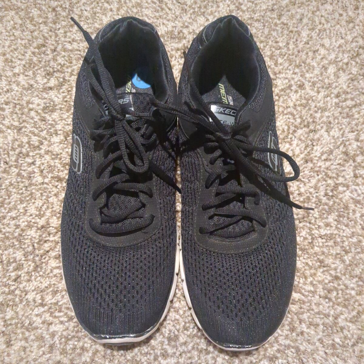 men's Skechers lightweight athletic shoes size 10