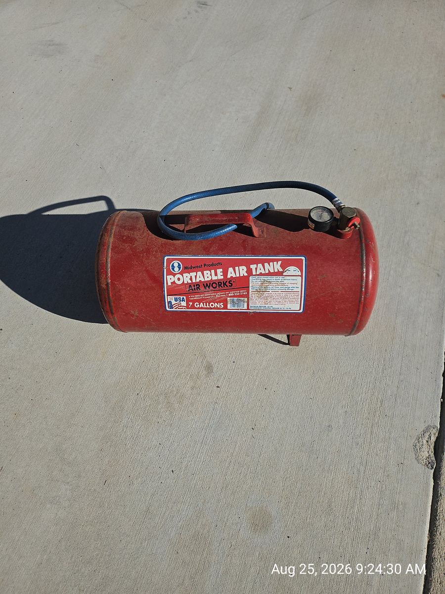 Midwest Products Air Works 7 Gallon Portable Air Tank Red