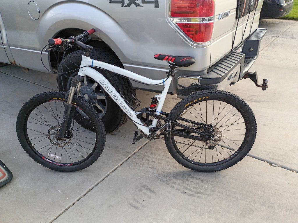 Diamondback Mountain Bike - White Full Suspension MTB w/ Maxxis Tires, SRAM Brakes