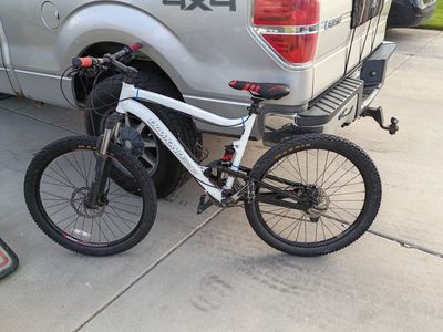 Diamondback Mountain Bike - White Full Suspension MTB w/ Maxxis Tires, SRAM Brakes
