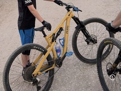 ARI Cascade Peak Full suspension elite build size Medium Aluminum Frame 29" tires Mountain Bike$2100 cash/venmo in Draper