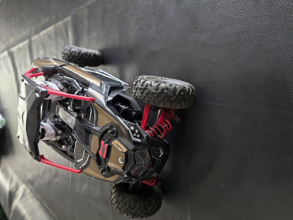 axial 1/18 scale can am yeti rc